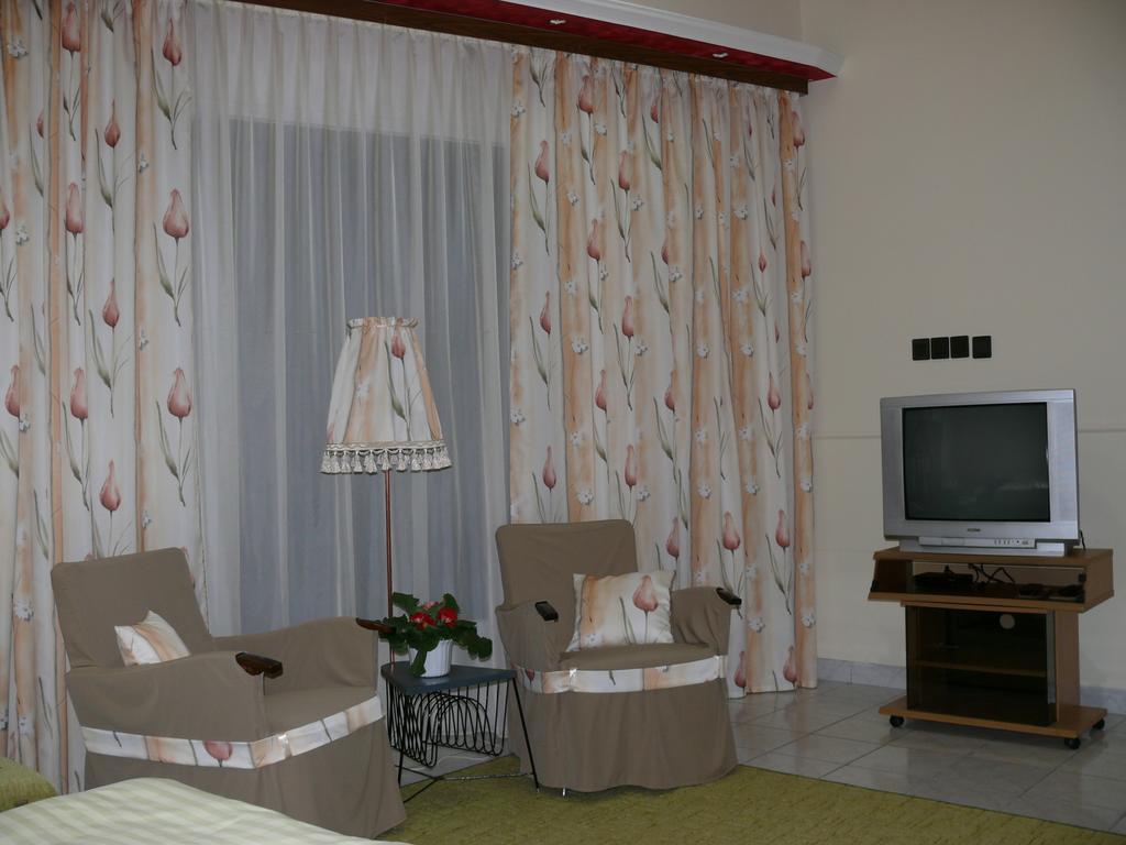 Madácsi Vendégház Kiskoros Exterior foto